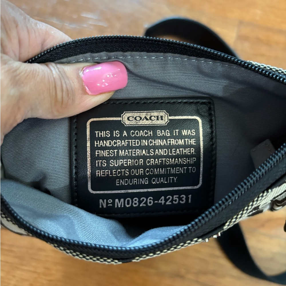 Coach Black and Gray Signature Messenger Bag - Picture 4 of 6